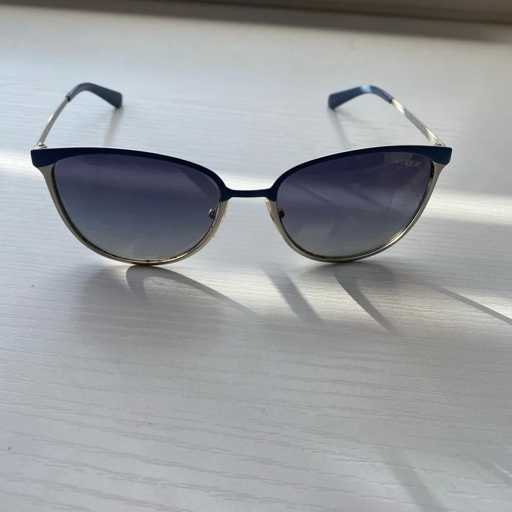 Vogue Sunglasses with Gradient Blue Lenses Metal Frames Sunglasses Sunnies